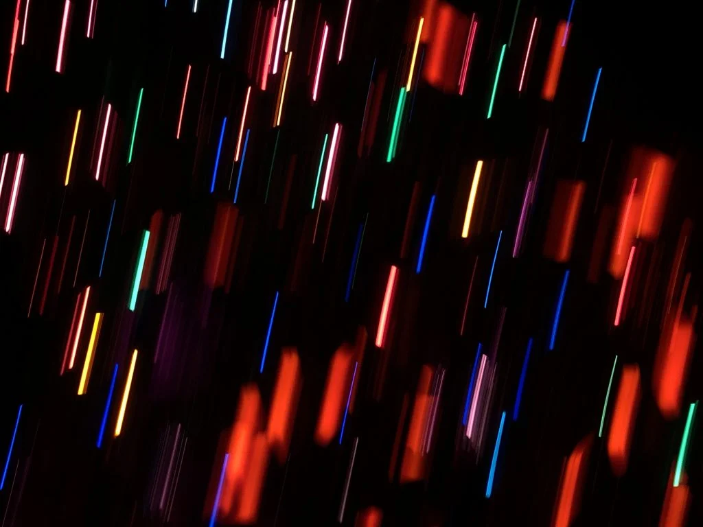 ws_multicoloured_light_trails